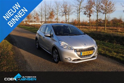 Peugeot 208 - 1.4 VTi Allure Navigatie, Panorama dak , Lage Km stand - 1