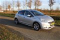 Peugeot 208 - 1.4 VTi Allure Navigatie, Panorama dak , Lage Km stand - 1 - Thumbnail