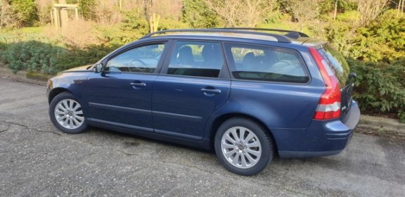 Volvo V50 - 2.4 140PK Kinetic - 1