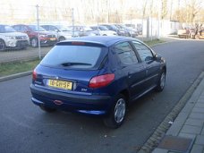 Peugeot 206 - 1.6 XT