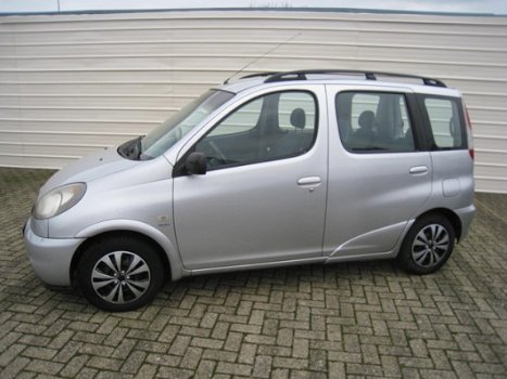 Toyota Yaris Verso - 1.5 16V VVTI LINEA SOL - 1