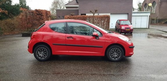 Peugeot 207 - XR 1.4-16V - 1