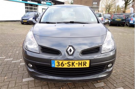 Renault Clio - 1.6-16V Dynamique Luxe 5 deurs - 1