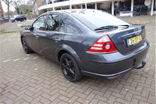 Ford Mondeo - 1.8-16V Platinum - 1