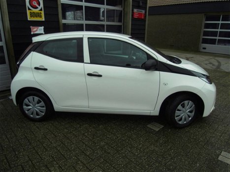 Toyota Aygo - 1.0 VVT-i x-now lage km standgoedkoop rijden - 1