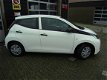 Toyota Aygo - 1.0 VVT-i x-now lage km standgoedkoop rijden - 1 - Thumbnail