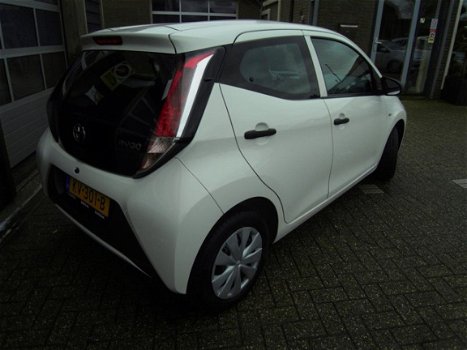 Toyota Aygo - 1.0 VVT-i x-now lage km standgoedkoop rijden - 1