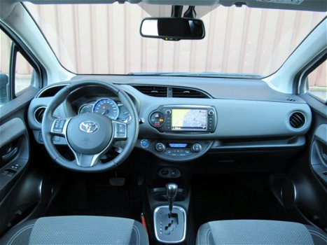 Toyota Yaris - 1.5 Full Hybrid (Navi, Cruise, Camera, Keyless entry) - 1