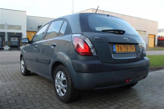 Kia Rio - HB 1.4 MT - 1