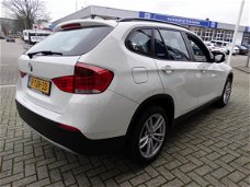 BMW X1 - SDrive18i Executive Navigatie PDC * 106.292km