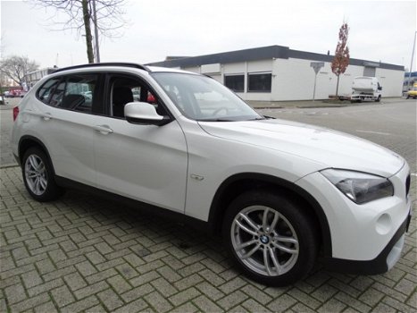 BMW X1 - SDrive18i Executive Navigatie PDC * 106.292km - 1