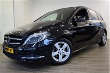 Mercedes-Benz B-klasse - 180 AMBITION AUTOMAAT H.LEDER/SCHUIFDAK/NAVIGATIE/PDC