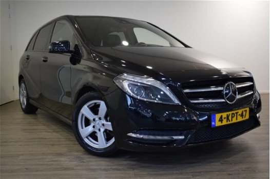 Mercedes-Benz B-klasse - 180 AMBITION AUTOMAAT H.LEDER/SCHUIFDAK/NAVIGATIE/PDC - 1