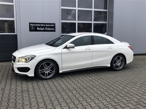 Mercedes-Benz CLA-Klasse - Coupé Streetstyle 180 AMG line *multifunctioneel stuur/ leder - 1