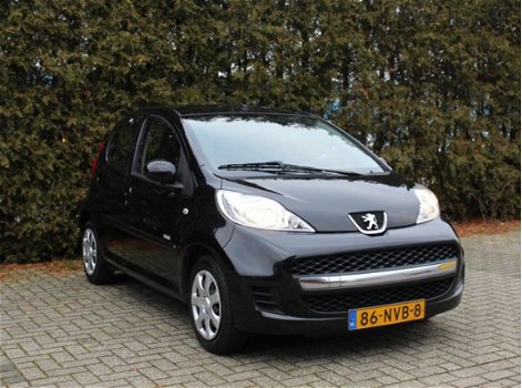 Peugeot 107 - 1.0-12V Millesim 200 - 1