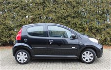 Peugeot 107 - 1.0-12V Millesim 200