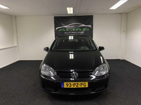 Volkswagen Golf - 1.6 FSI Trendline 2005 Zwart AIRCO - APK 2021 - NAP - 1