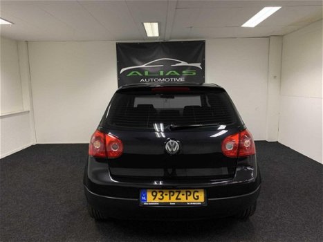 Volkswagen Golf - 1.6 FSI Trendline 2005 Zwart AIRCO - APK 2021 - NAP - 1