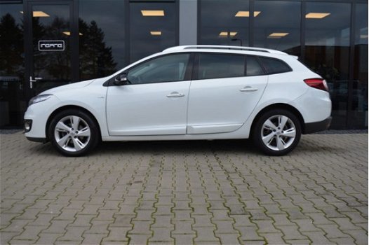 Renault Mégane Estate - 1.5 dCi Bose | Dealer Onderhouden | Navigatie | Parkeer Sensoren | - 1