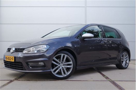 Volkswagen Golf - 2.0 TDI (150 PK) R-Line Automaat Business Edition / Park.sens V+A/ Climate/ Cruise - 1