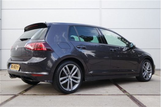 Volkswagen Golf - 2.0 TDI (150 PK) R-Line Automaat Business Edition / Park.sens V+A/ Climate/ Cruise - 1