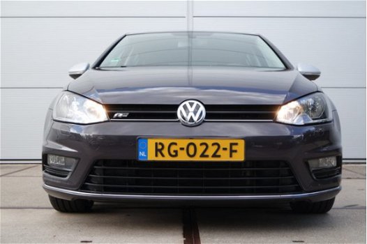 Volkswagen Golf - 2.0 TDI (150 PK) R-Line Automaat Business Edition / Park.sens V+A/ Climate/ Cruise - 1