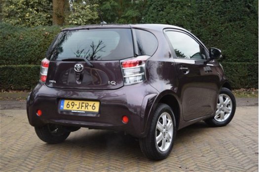 Toyota iQ - 1.0 VVTi Comfort DEALEROND / APK tot 01.2021 - 1