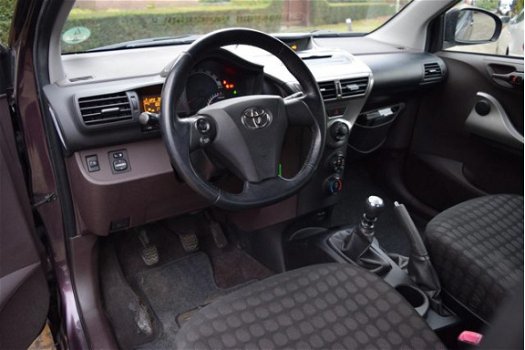 Toyota iQ - 1.0 VVTi Comfort DEALEROND / APK tot 01.2021 - 1