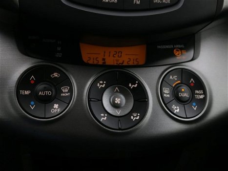 Toyota RAV4 - 2.0 VVTi Dynamic | Automaat | Cruise control | Airconditioning | - 1