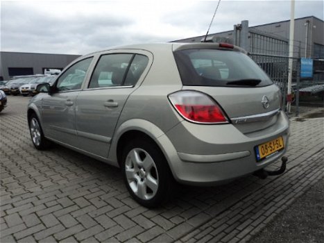 Opel Astra - 1.6 16V 5D Enjoy - 1