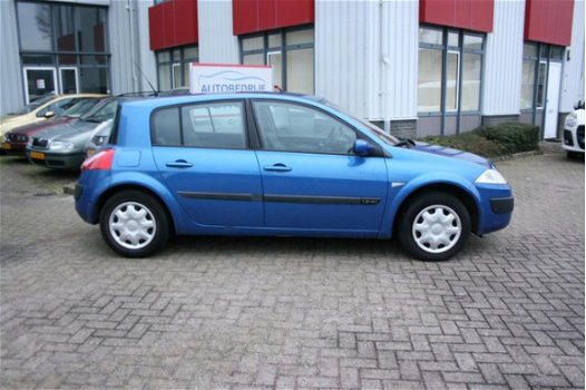 Renault Mégane - 1.6-16V Dynamique Comfort - 1