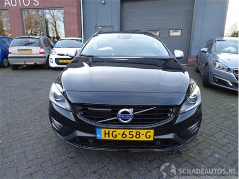 Volvo V60 - 2.4 D6 Twin Engine R-Design - 1