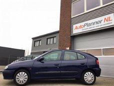 Renault Mégane - 1.6 5-Deurs Airco Automaat Lage kmstand