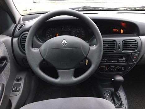 Renault Mégane - 1.6 5-Deurs Airco Automaat Lage kmstand - 1