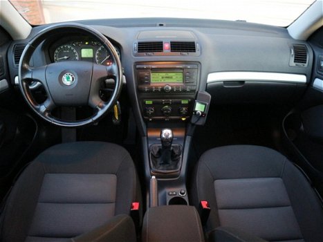 Skoda Octavia Combi - 1.6 FSI Tour - 1