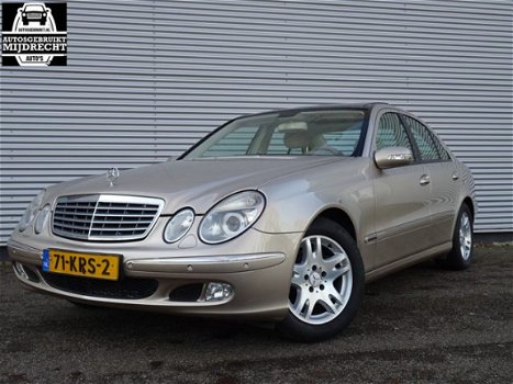 Mercedes-Benz E-klasse - 240 Classic / Young-timer/ Automaat / Panoramadak / Airco / Cruise control - 1