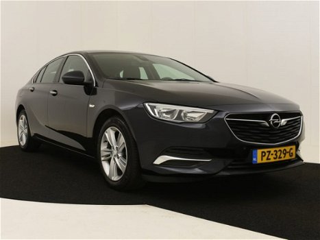 Opel Insignia Grand Sport - 1.6 CDTI Business Executive | 1e Eigenaar | Keyless | AGR | Dealeronderh - 1
