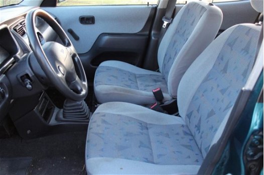 Daihatsu Sirion - 1.0-12V XTi // STUUR BEKR / APK 10/2020 // - 1