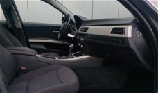 BMW 3-serie Touring - 318i Executive | Automaat | Trekhaak | Xenon | PDC | 6mnd Garantie | Stoelverw