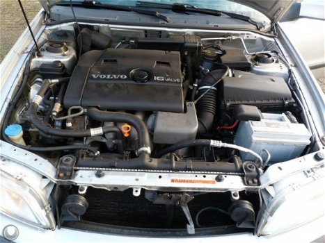 Volvo S40 - 1.8-16V airco, leer nw apk keuring 1.8 - 1