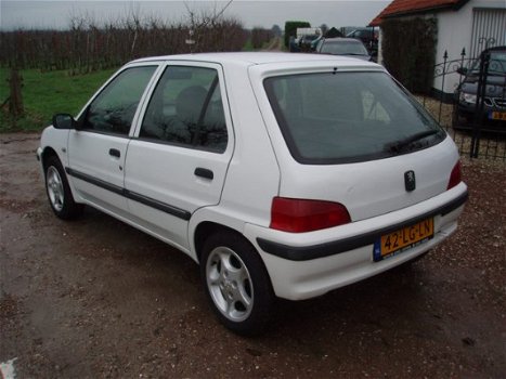 Peugeot 106 - 1.1 XT *5-DEURS*STUURBEKRACHTIGING - 1