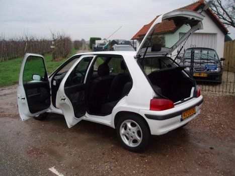 Peugeot 106 - 1.1 XT *5-DEURS*STUURBEKRACHTIGING - 1