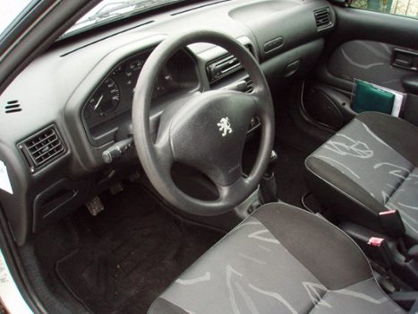 Peugeot 106 - 1.1 XT *5-DEURS*STUURBEKRACHTIGING - 1