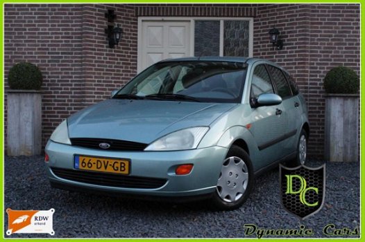 Ford Focus - 1.6 I TREND /5Deurs /AUTOMAAT /1e Eignr /Parkeersensoren - 1