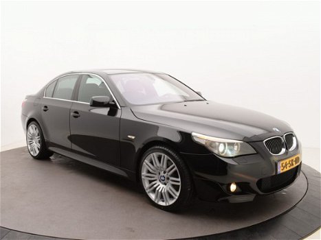 BMW 5-serie - 530xi M-Sport Edition X-drive | Head-up | M-pakket | OrigNL | Lage kmstand - 1