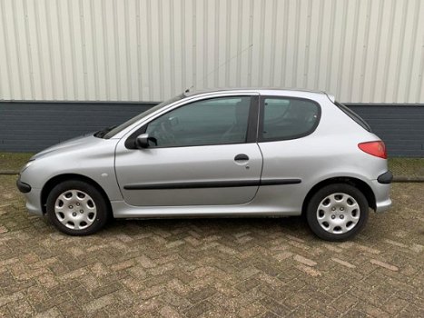 Peugeot 206 - 1.4 HDI Pop' Art Airco/ APK/ NAP - 1