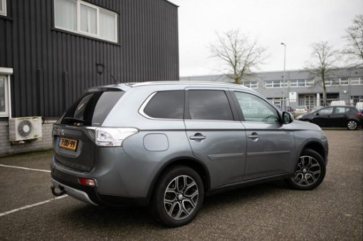 Mitsubishi Outlander - 2.0 PHEV Executive Edition X-Line ExBTW, Standkachel, Navi, Trekhaak - 1