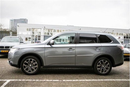 Mitsubishi Outlander - 2.0 PHEV Executive Edition X-Line ExBTW, Standkachel, Navi, Trekhaak - 1