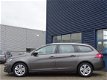 Peugeot 308 - 1.2 PURETECH 110PK S&S BLUE LEASE EXECUTIVE, NAVIGATIE, TREKHAAK, PANORAMADAK - 1 - Thumbnail