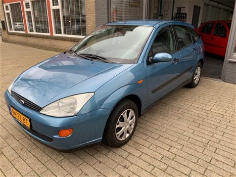 Ford Focus - 1.4-16V Ambiente Nieuwe APK NAP - 1